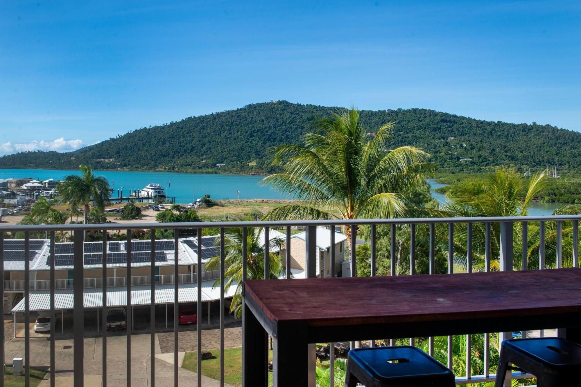 Coral Sea Vista Apartments Airlie Beach Exterior foto