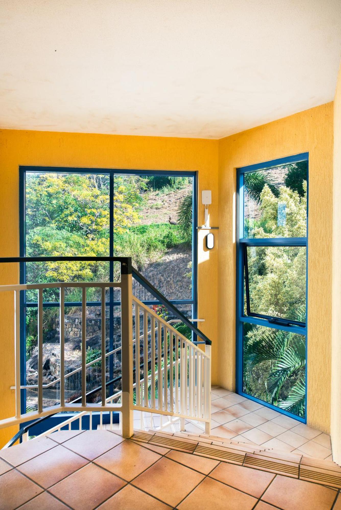 Coral Sea Vista Apartments Airlie Beach Exterior foto