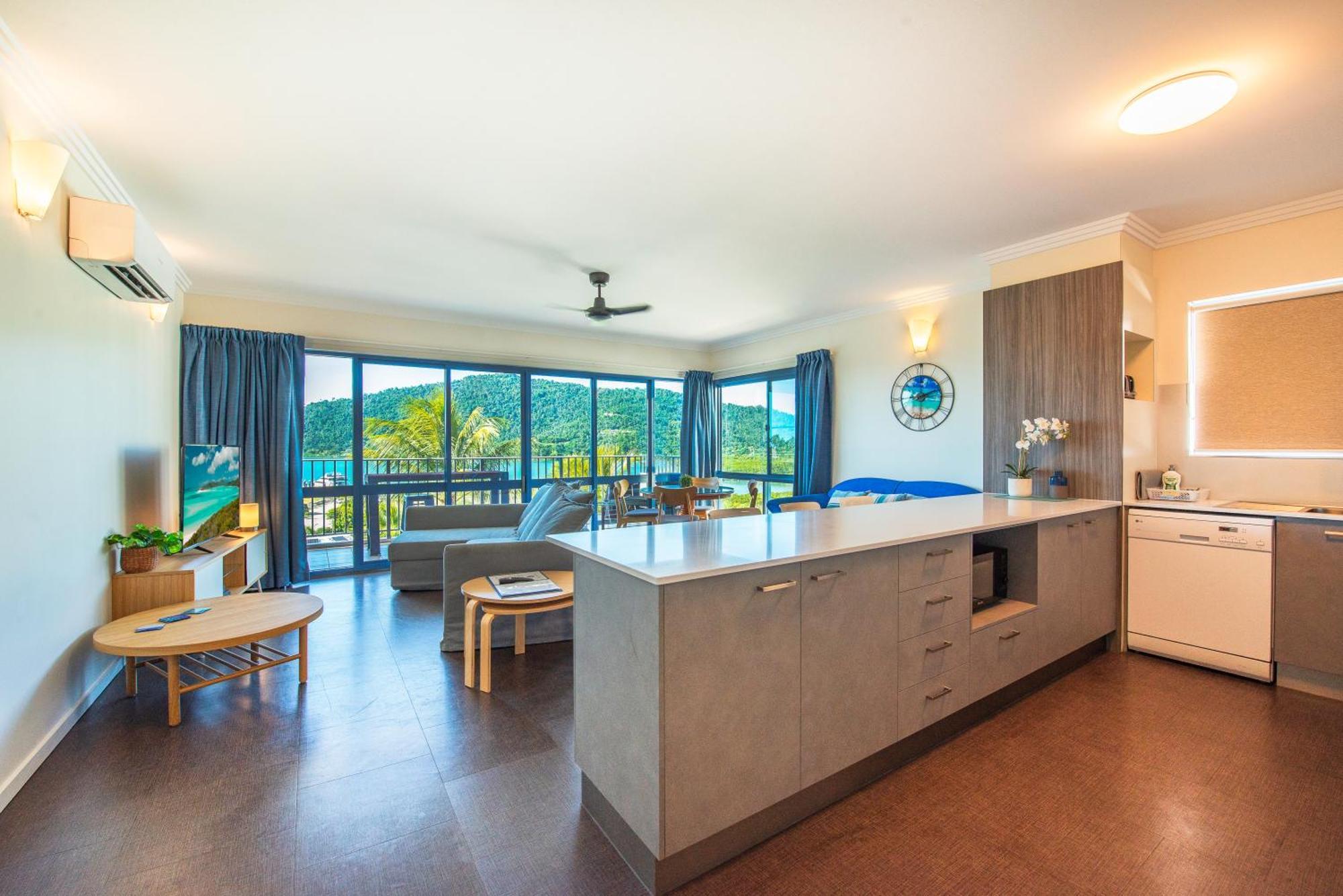 Coral Sea Vista Apartments Airlie Beach Exterior foto