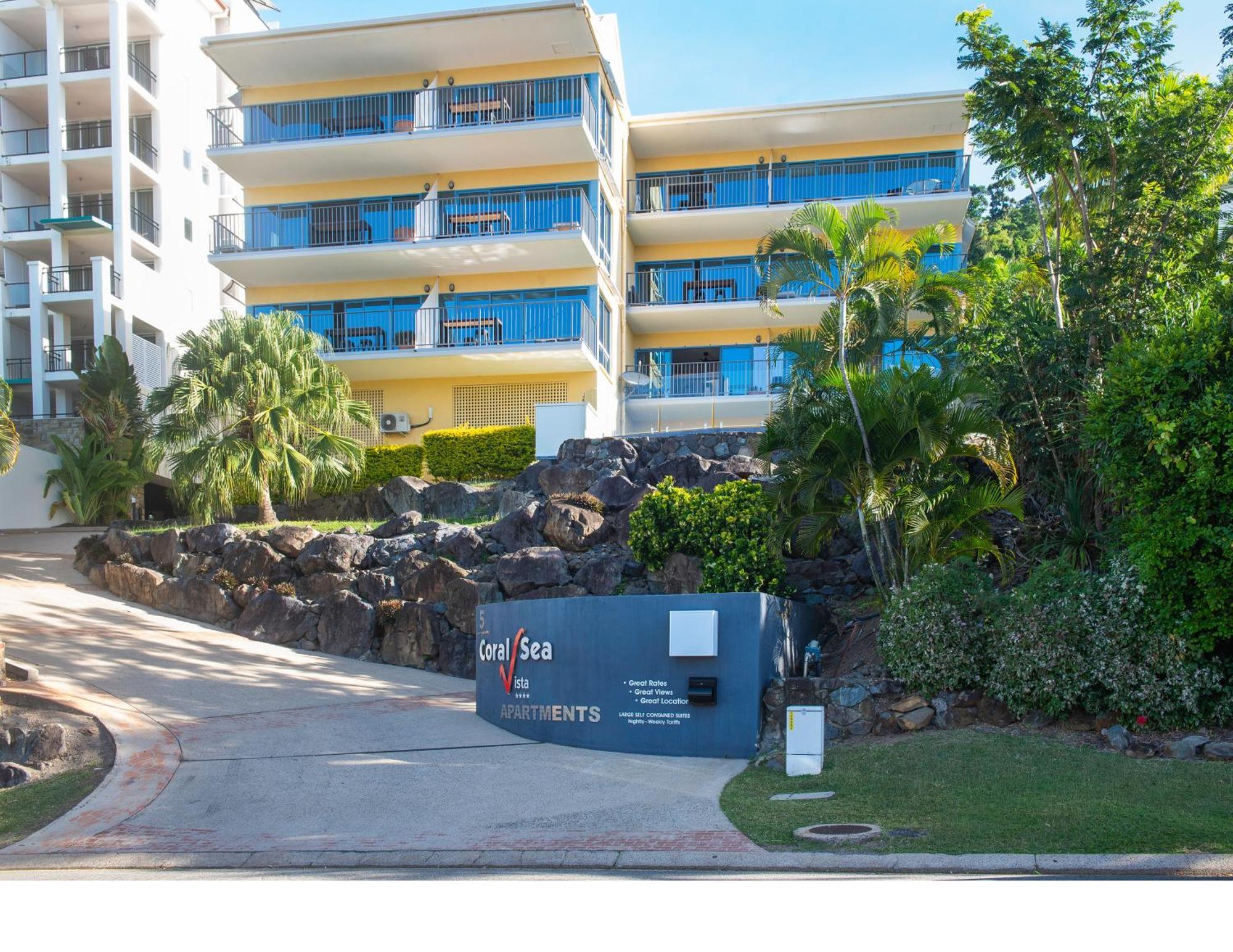 Coral Sea Vista Apartments Airlie Beach Exterior foto