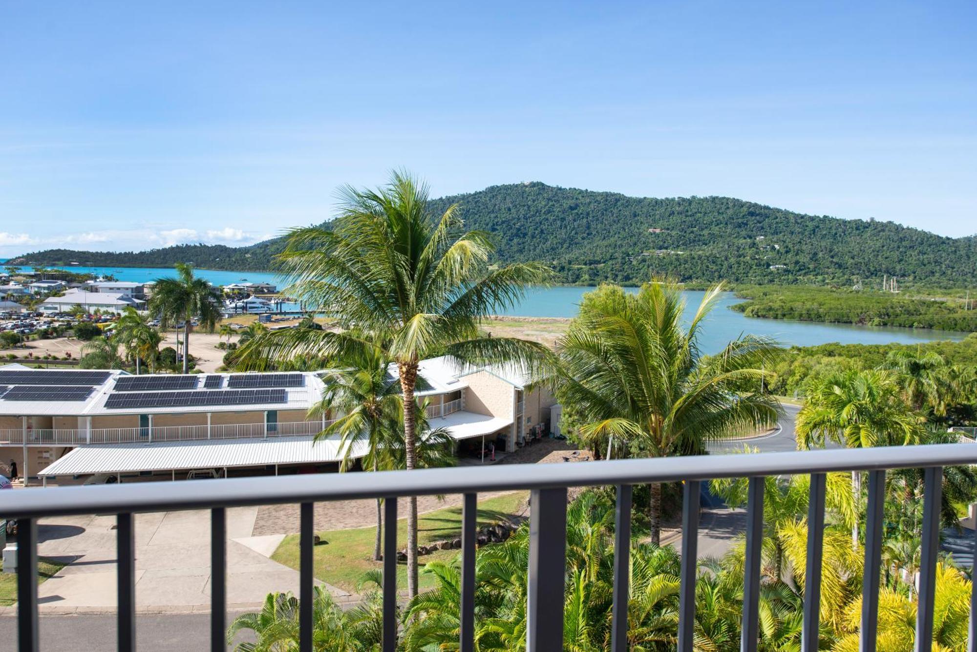 Coral Sea Vista Apartments Airlie Beach Exterior foto