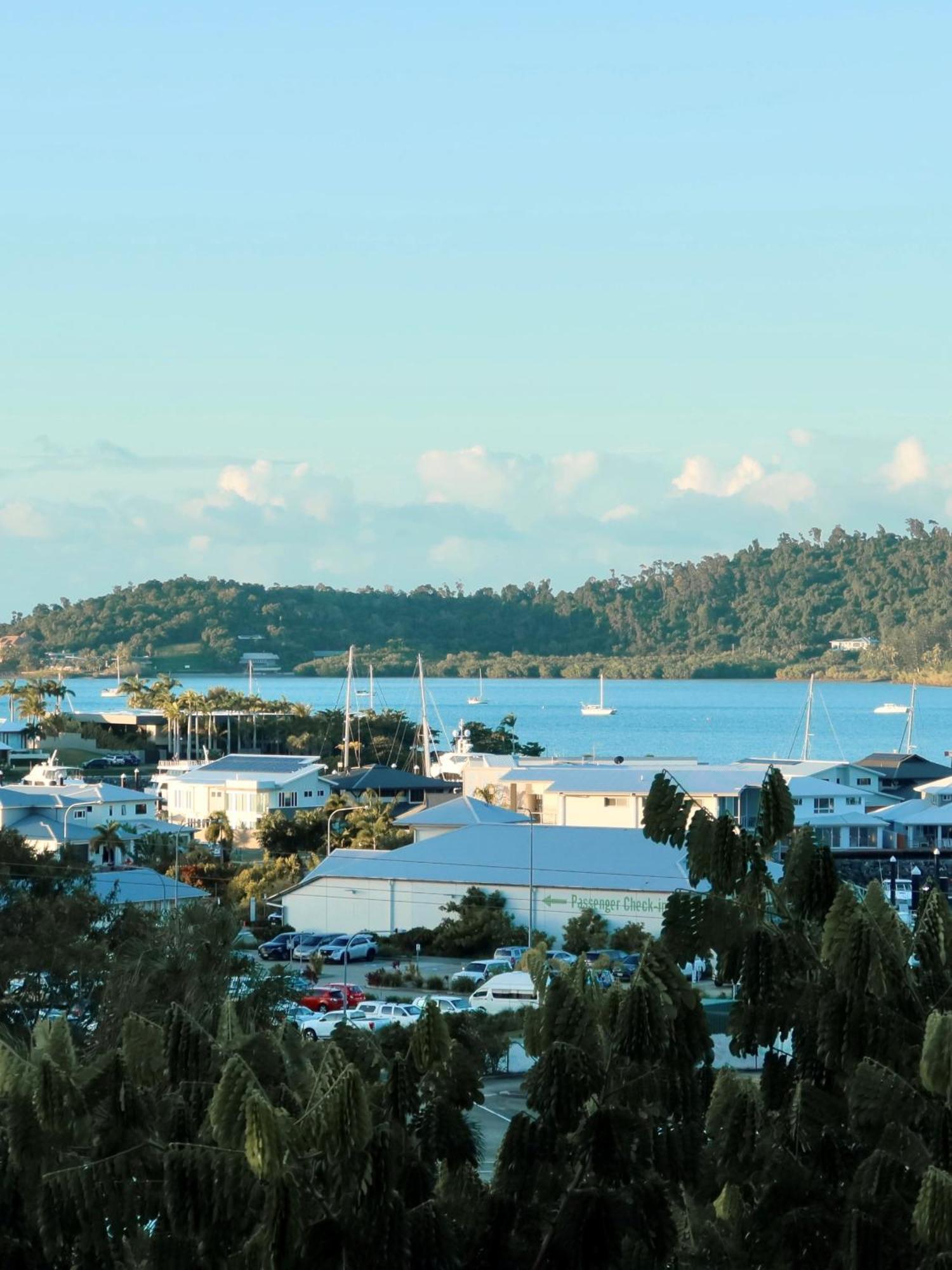 Coral Sea Vista Apartments Airlie Beach Exterior foto