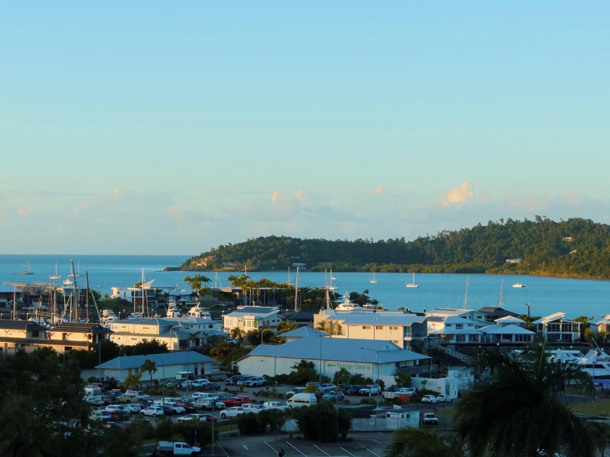 Coral Sea Vista Apartments Airlie Beach Exterior foto