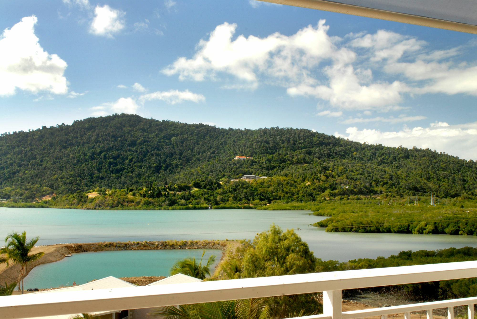 Coral Sea Vista Apartments Airlie Beach Exterior foto